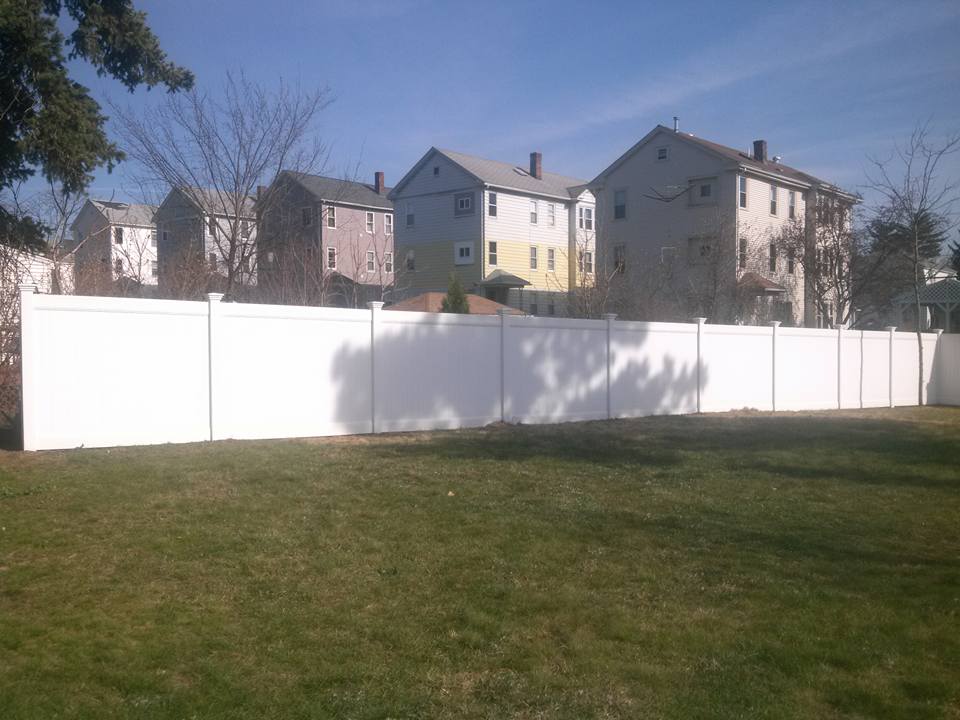 vinyl yard fence massachusetts