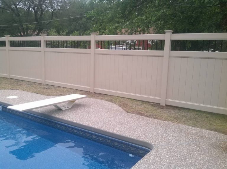 Vinyl pool fence with custom design